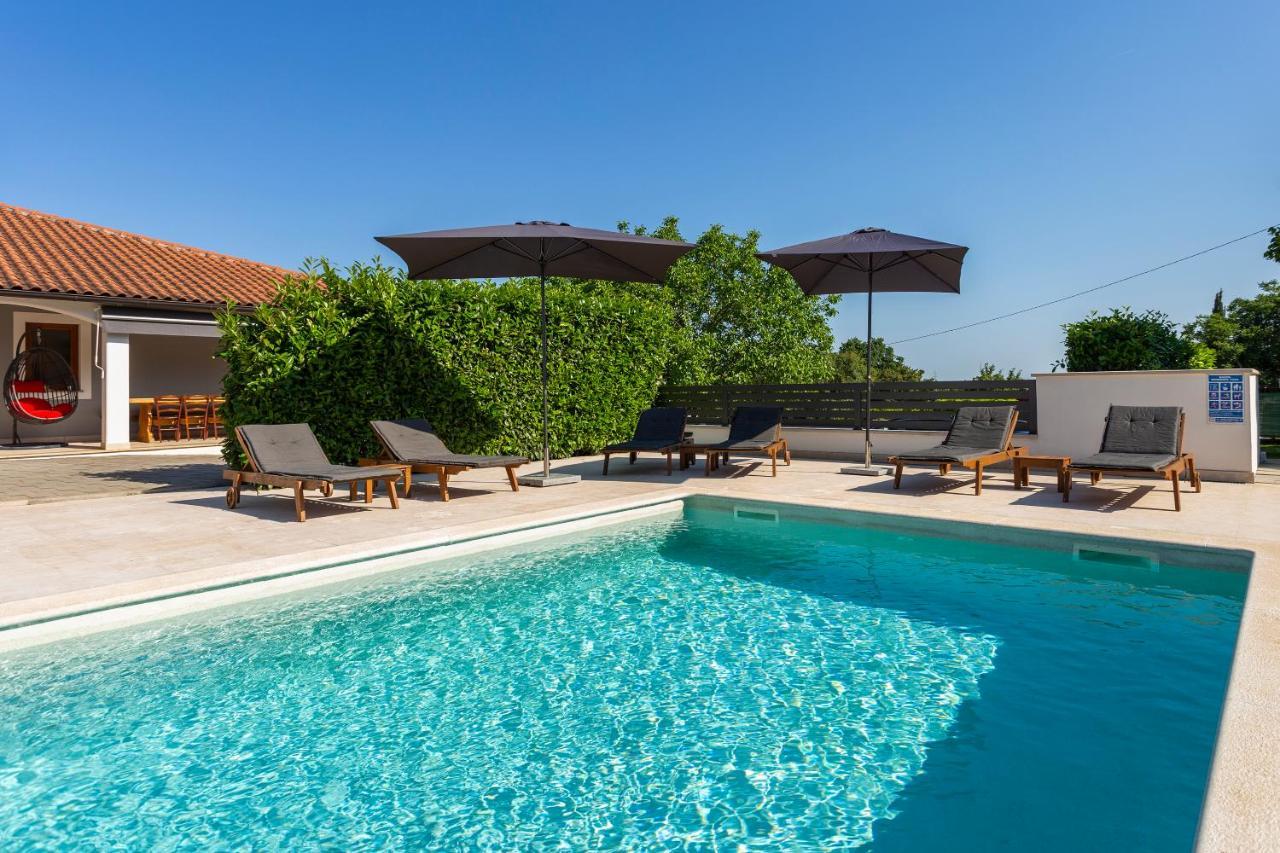 Villa Anavi Bicici エクステリア 写真